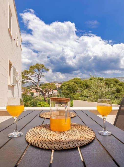 Stylish Two Bedroom Apartment&Garage Parking Place Dubrovnik Eksteriør billede