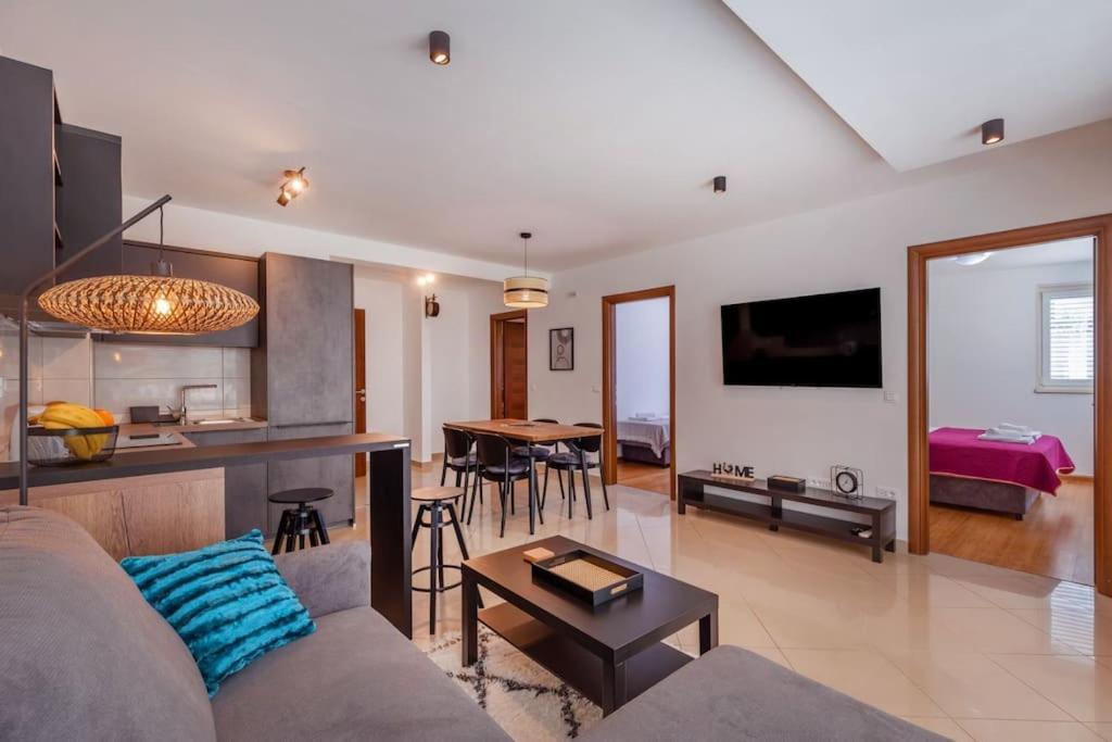 Stylish Two Bedroom Apartment&Garage Parking Place Dubrovnik Eksteriør billede